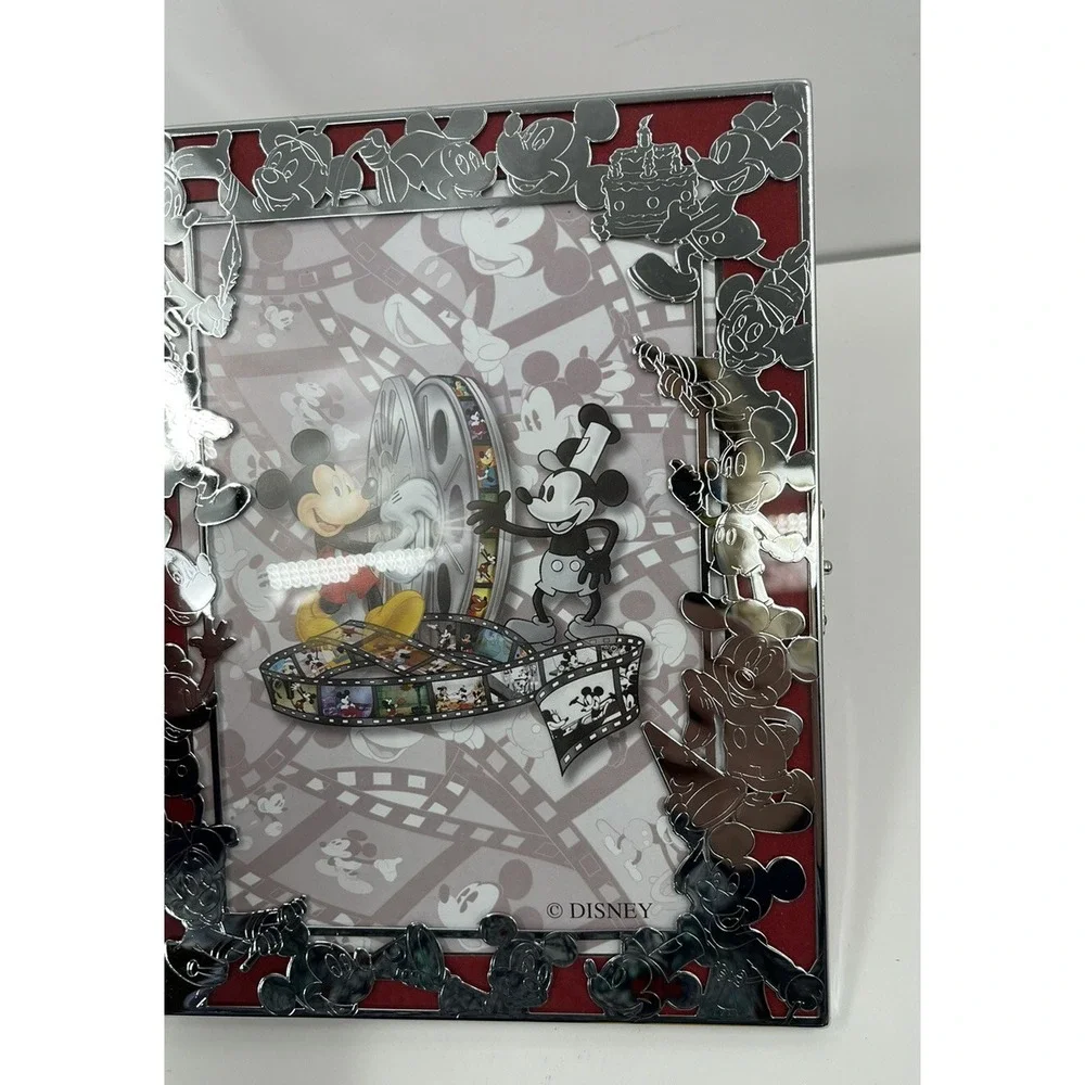 Cast Holiday Celebration 2002 Walt Disney World Picture Frame Mickey Steamboat